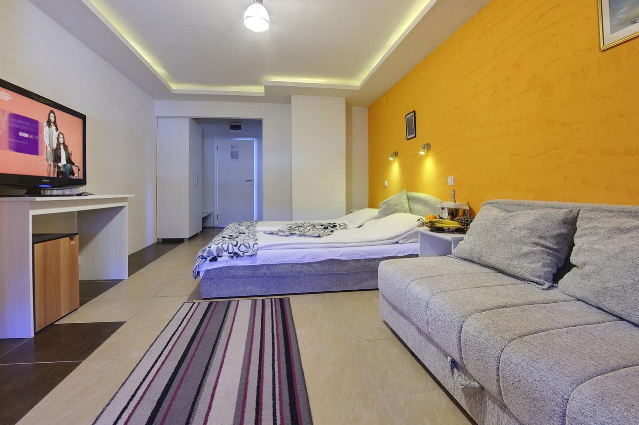 Vila Etna Hotel Ugrinovci  Camera foto