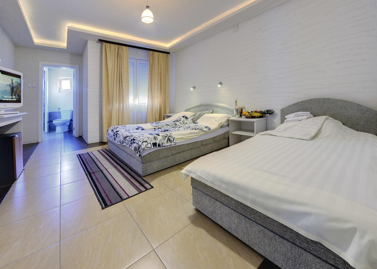 Vila Etna Hotel Ugrinovci  Camera foto